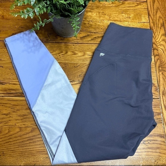 fabletics High-Waisted Printed PowerHold Legging S - Picture 9 of 10